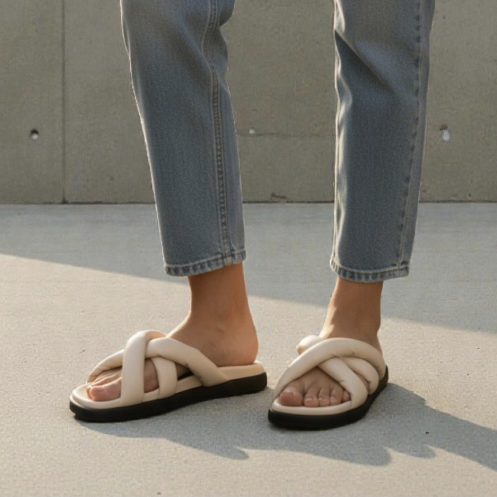 ALOHAS Slip On Cross Ivory Sandals. Size US 7-7.5 EUR 38